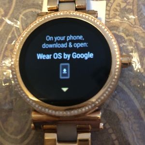 Michael Kors ACCESS Sophie watch! Rose gold Pave